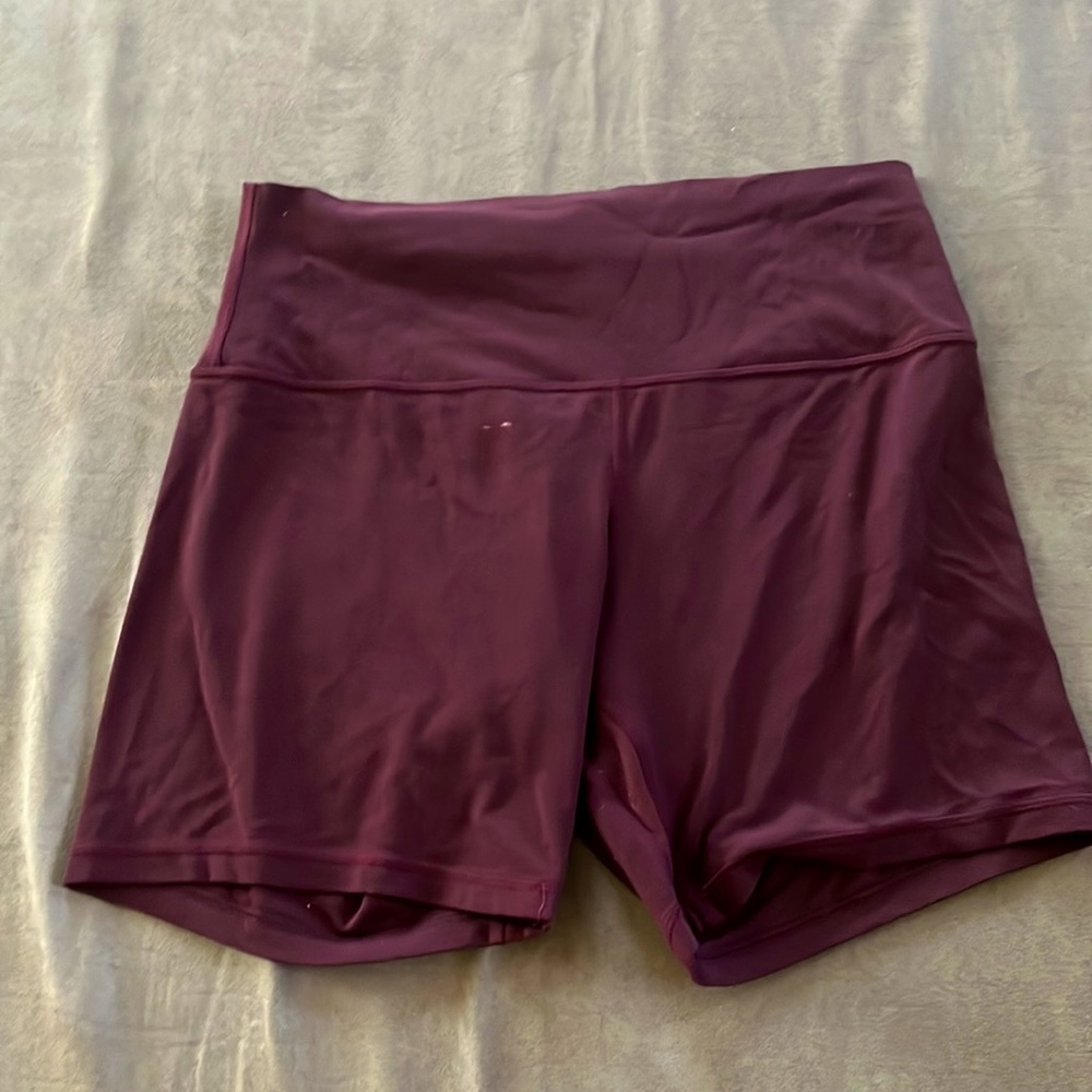 Sz 12 Lululemon Wunder Train shorts 6” inseam